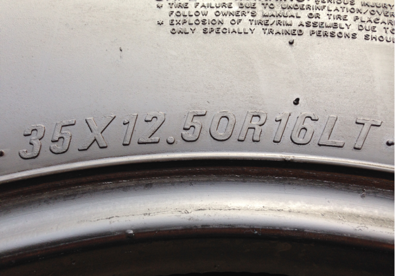 ยาง Mud Maxxis trepador 35 12.5 R16 ปี12 ดอกเยอะ ลุยได้อีกนาน ราคาไม่แพง