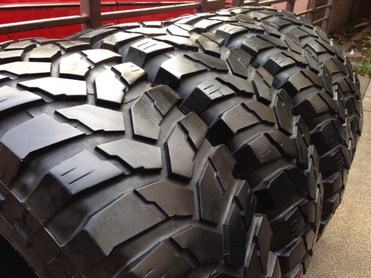 ยาง Mud Maxxis trepador 35 12.5 R16 ปี12 ดอกเยอะ ลุยได้อีกนาน ราคาไม่แพง