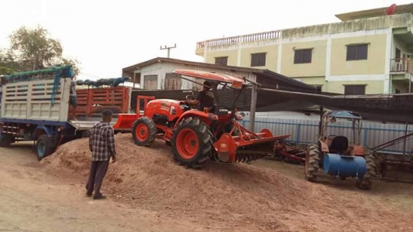 ปัญญาแทรคเตอร์..จัดมาให้ครับ ด่วน!!!คูโบต้า L3608SP ทำงาน615ชม.พร้อมใบมีดคานล่าง พร้อมผาน6 ตราช้าง22&times;6สีเดิมๆ. จัดส่ง อ.เมือง จ.พิษณุโลก