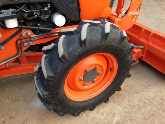 ปัญญาแทรคเตอร์..จัดมาให้ครับ ด่วน!!!คูโบต้า L3608SP ทำงาน615ชม.พร้อมใบมีดคานล่าง พร้อมผาน6 ตราช้าง22&times;6สีเดิมๆ. จัดส่ง อ.เมือง จ.พิษณุโลก