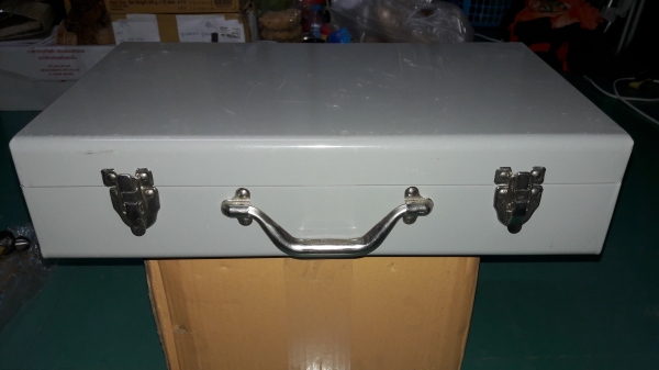 ขายกระเป๋าเหล็กขนาดใหญ่ใหม่เก็บกว้าง30cm. ยาว50cm. หนา12cm. ขายกระเป๋าเหล็กขนาดใหญ่ใหม่เก็บกว้าง30cm. ยาว50cm. หนา12cm.