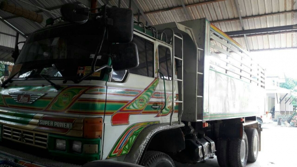 ขาย 725,000 Hino FM227  กระบะ 6 เมตร ดั้ม 2 เพลา สโลว์กลาง ปี 36  เครื่อง EM100-220 แรง หัวบาง ยางดี คัสชีสวย แอร์เย็น เล่มทะบียน 090-772-3710 090-772-3709