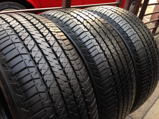 ยาง Bridgestone 265 60 18 สิ้นปี13 ดอกเต็ม ใช้กันยาว จำนวน3เส้น ราคาไม่แพง ยาง Bridgestone 265 60 18 สิ้นปี13 ดอกเต็ม ใช้กันยาว จำนวน3เส้น ราคาไม่แพง