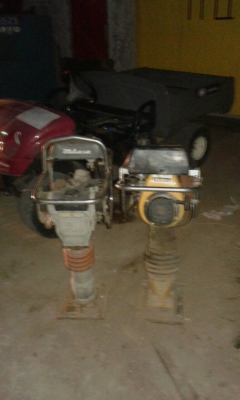 ส่งเครื่องตบดิน ขึ้นรถให้ลูกค้า 2 ตัว ครับ ดึกแค่ เรารอส่งให้ครับ ขอบคุณเสี่ยโคราช มากครับ