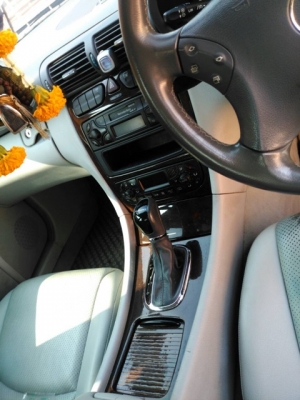 ขายรถเบนซ์ C180 -SEDAN เครื่อง 1800 CC รถบ้านมือเดียวเดิมๆๆเช็คศูนย์ตลอด รถออกมือ 1 ป้ายแดง