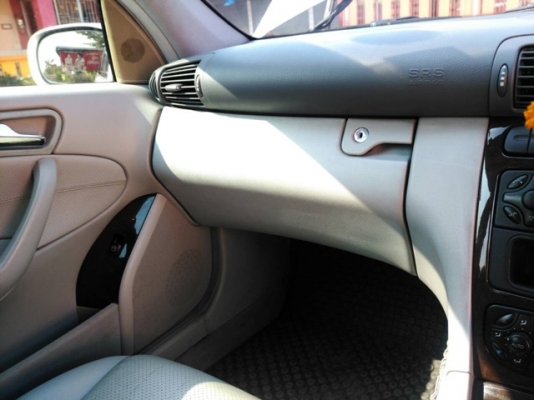 ขายรถเบนซ์ C180 -SEDAN เครื่อง 1800 CC รถบ้านมือเดียวเดิมๆๆเช็คศูนย์ตลอด รถออกมือ 1 ป้ายแดง