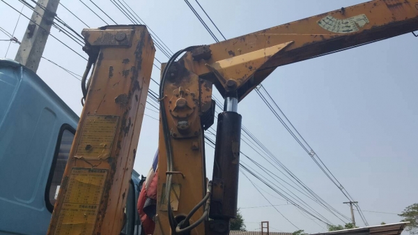 ขาย 6 ล้อ ISUZU ติดเครน TADANO 3 ตัน เครื่อง 6BF1 185 แรงม้า คัสซีสวยตลอดเส้น เบรคทิฟฟี่ พาวเวอร์ ทะเบียนพร้อมโอน