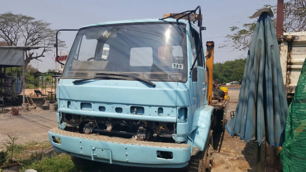 ขาย 6 ล้อ ISUZU ติดเครน TADANO 3 ตัน เครื่อง 6BF1 185 แรงม้า คัสซีสวยตลอดเส้น เบรคทิฟฟี่ พาวเวอร์ ทะเบียนพร้อมโอน