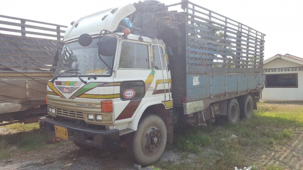 ขาย 10 ล้อ เพลาเดียว HINO KT925 คัสซีสวยจัดตลอดเส้น เครื่อง HO7C 180 แรงม้า ช่วงล่างใหญ่ วางหัว F18 พวงมาลัยพาวเวอร์ ทะเบียนพร้อมโอนครับ