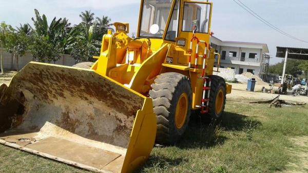 ขายด่วนรถตักเอวออ่นCTM850บิ่วใหม่ทั้งคันมีเล่มทะเบืยน