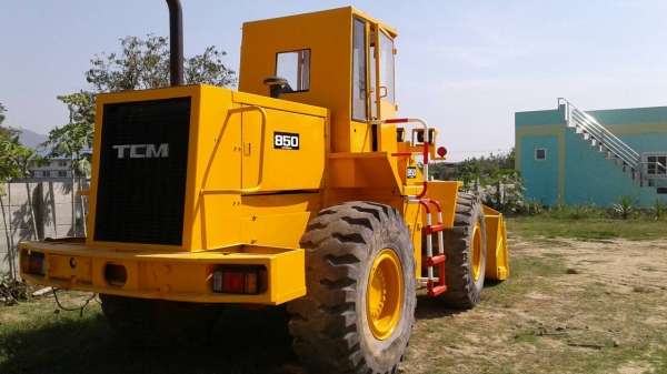 ขายด่วนรถตักเอวออ่นCTM850บิ่วใหม่ทั้งคันมีเล่มทะเบืยน