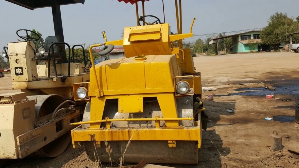 ขาย รถบดสั่นสะเทือนหน้าหลัง SAKAI SW70 รถใช้งานอยู่เป็นประจำ เอกสารเล่มทะเบียนครบ ขาย รถบดสั่นสะเทือนหน้าหลัง SAKAI SW70 รถใช้งานอยู่เป็นประจำ เอกสารเล่มทะเบียนครบ