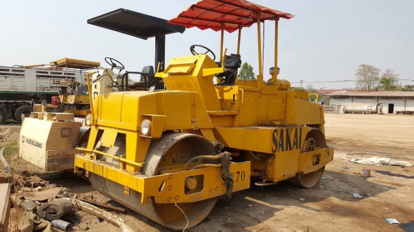 ขาย รถบดสั่นสะเทือนหน้าหลัง SAKAI SW70 รถใช้งานอยู่เป็นประจำ เอกสารเล่มทะเบียนครบ