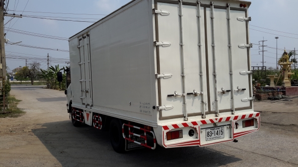 ขาย อีสุ สวยๆๆพร้อมตู้ พร้อมใช้งาน