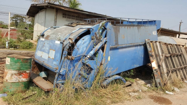 ขาย ชุดดั้มขยะมูลฝอย พร้อมคัสซีเทียม แต่ไม่มีกระบอกยกดั้มครับ