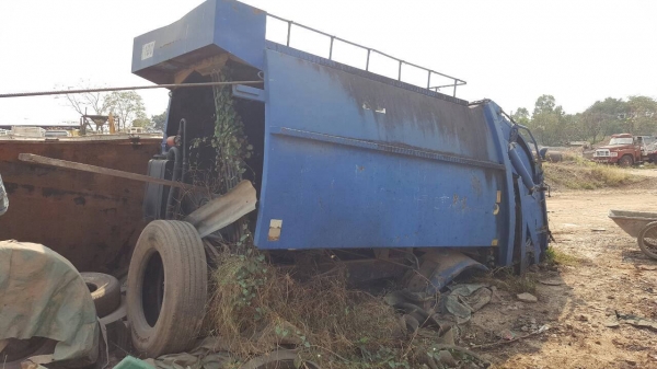 ขาย ชุดดั้มขยะมูลฝอย พร้อมคัสซีเทียม แต่ไม่มีกระบอกยกดั้มครับ