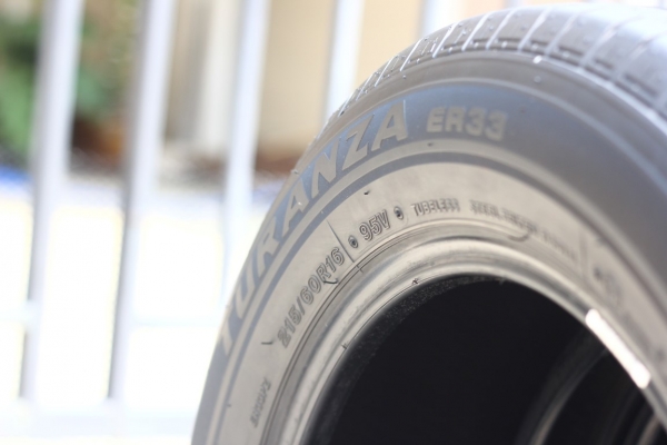 ยาง Bridgestone Turanza ER33 215/60/16 ปี14