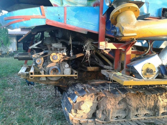 ขายรถเกี่ยวข้าว เครื่องอีซูซุ205แรง อุ้ม 2.2ตัน สภาพพร้มลงงานได้ปั๊มไดกิ้น22แฝด พร้อมใช้งาน