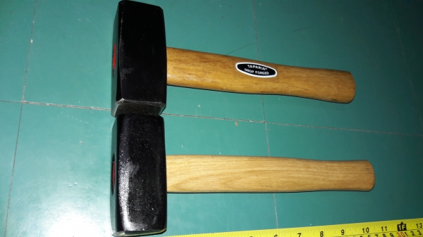 ขายค้อนปอนเก่าเก็บทาปาเรียขนาด 1250 1000 กรัม ขายค้อนปอนเก่าเก็บทาปาเรียขนาด 1250 1000 กรัม