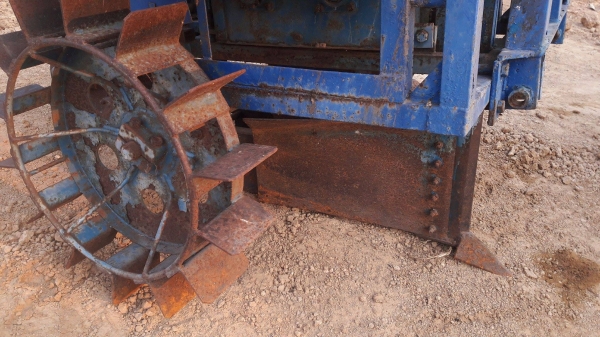 22000บาทงดต่อรองครับหางปลูกอ้อย45-70แรง พร้อมใช้ ใช้งานได้เลยครับ