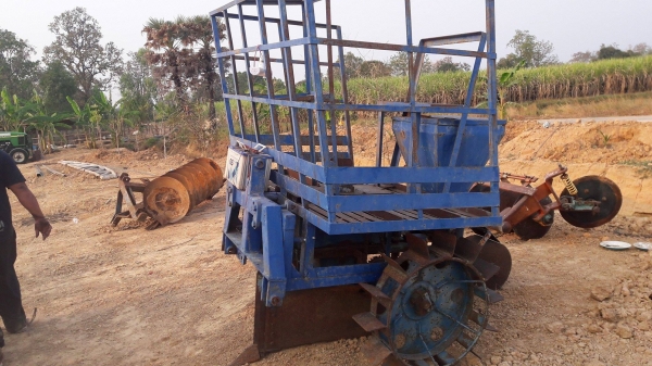 22000บาทงดต่อรองครับหางปลูกอ้อย45-70แรง พร้อมใช้ ใช้งานได้เลยครับ