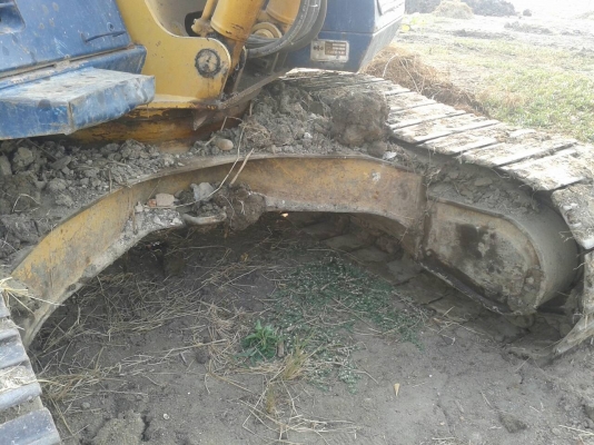 ขายรถแบคโฮ KOMATSU PC120-5 เอกสารเล่มทะเบียน ระบบไฟเต็ม ราคา 740000