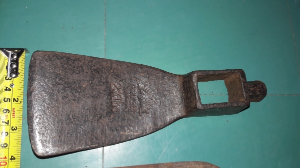 ขายเครื่องมืองานโบราณยุโรปจอบหงอนตราตาและคราดงานยุโรปเก่าๆ ขายเครื่องมืองานโบราณยุโรปจอบหงอนตราตาและคราดงานยุโรปเก่าๆ