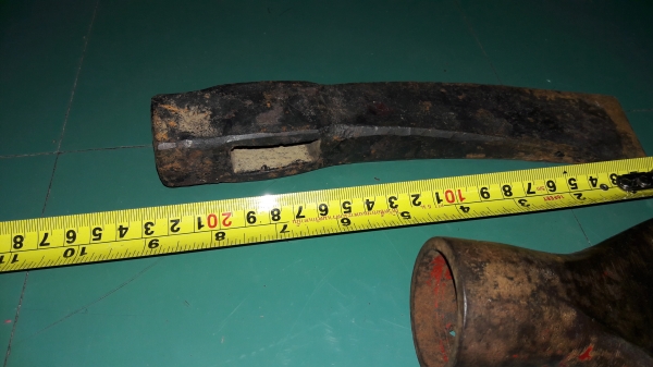 ขายขวานขุดขวานโยนงานเก่าโบราณแพ็คคู่งานดีเก่าๆ ขายขวานขุดขวานโยนงานเก่าโบราณแพ็คคู่งานดีเก่าๆ