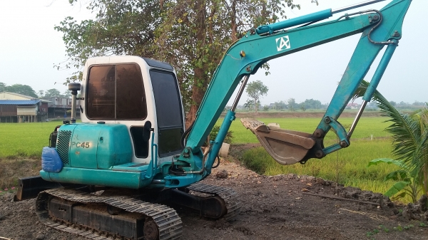 ขาย PC 45-1Eรุ่น7 เครื่องดำพร้อมใช้แอร์หนาวเครื่องเสียงมีไฟฟ้าครบอินวอยน์