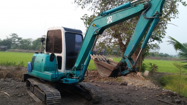 ขาย PC 45-1Eรุ่น7 เครื่องดำพร้อมใช้แอร์หนาวเครื่องเสียงมีไฟฟ้าครบอินวอยน์