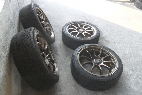 ล้อแม็ก17นิ้ว4รู100ce28 พร้อมยาง สวยๆ 4 ล้อ ราคา 6500 บาท