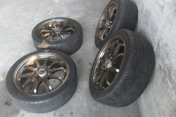 ล้อแม็ก17นิ้ว4รู100 ce28 พร้อมยาง สวยๆ 4 ล้อ ราคา 6500 บาท