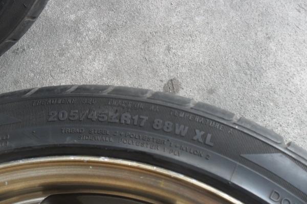 ล้อแม็ก17นิ้ว4รู100 ce28 พร้อมยาง สวยๆ 4 ล้อ ราคา 6500 บาท