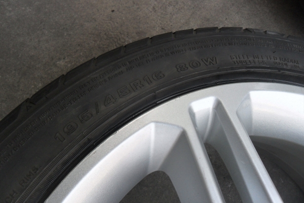 ล้อแม็ก16นิ้ว4รู100 ฟอด พร้อมยาง สวยๆ 4 ล้อ ราคา 5900 บาท ล้อแม็ก16นิ้ว4รู100 ฟอด พร้อมยาง สวยๆ 4 ล้อ ราคา 5900 บาท