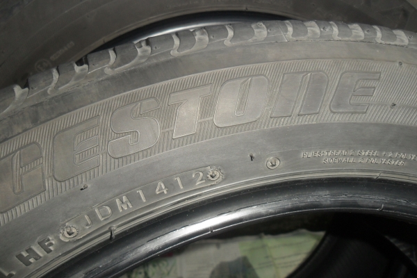 ยาง BRIDGESTONE 205/55R17ปี12 สวยๆ 4 เส้น ราคา 2800 บาท
