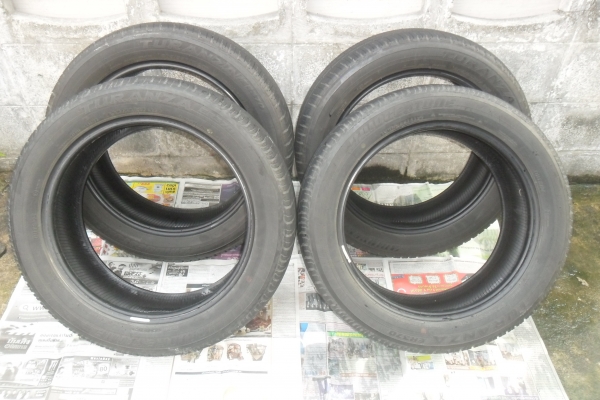 ยาง BRIDGESTONE 205/55R17ปี12 สวยๆ 4 เส้น ราคา 2800 บาท