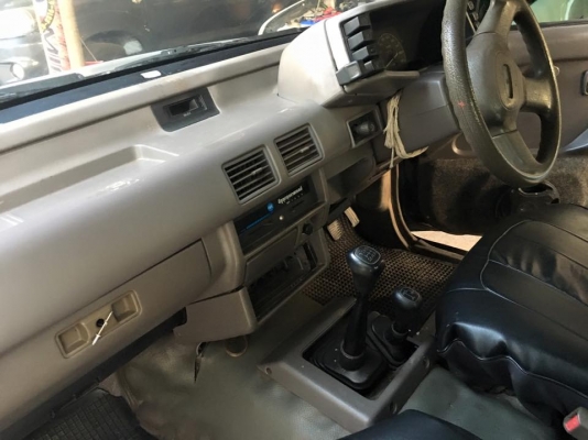 ขายอีซูซุโรดิโอ้เครื่อง 2500 ดีเซล 4x4 ปี 94 เครื่องดีเซล 2500 สภาพเครื่องดีช่วงล่างแน่น เกียร์ โฟลใช้ได้ปกติ รถสวยพร้อมใช้งาน ขาย 139000 โทร 098-1188330 โทร 098-1188330 กันต์