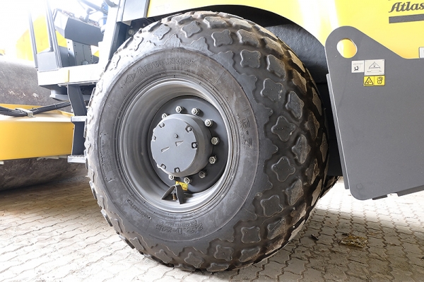 ขายรถบด 20 ตันใหม่ Dynapac รุ่น CA610D