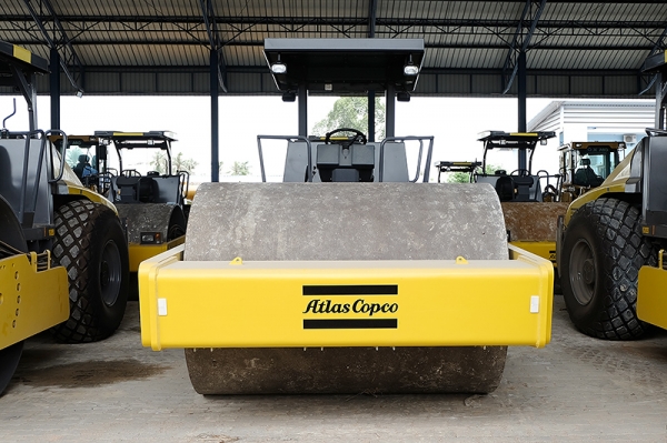 ขายรถบด 20 ตันใหม่ Dynapac รุ่น CA610D