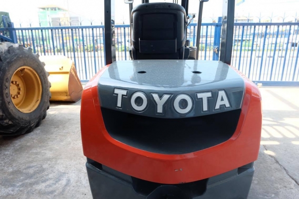 ***ขาย รถโฟล์คลิฟท์ TOYOTA 8FD35 จากญี่ปุ่น สนใจติดต่อ 081-1463244 (เจ๊สุ)***