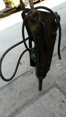 หัวเจาะปูน คอนกรีต เบรคเกอร์ FURUKAWA สำหรับใส่รถขุด แบคโฮ pc 30-40 เก่าญี่ปุ่นครับ หัวเจาะปูน คอนกรีต เบรคเกอร์ FURUKAWA สำหรับใส่รถขุด แบคโฮ pc 30-40 เก่าญี่ปุ่นครับ