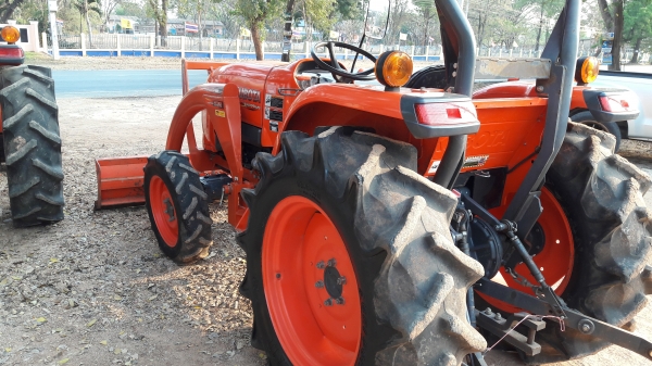 ขายรถไถคูโบต้าL4708ใบมีดผาล4และโรตารี้พร้อมใช้ครับ