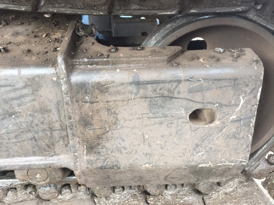 ขายค่ะ Komatsu PC200-6 รถพร้อมใช้งาน  เครื่องปั้มเช็คใหม่  ใบแทรค 80 ช่วงล่างสวย ไฟฟ้าครบ