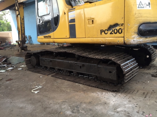 ขายค่ะ Komatsu PC200-6 รถพร้อมใช้งาน  เครื่องปั้มเช็คใหม่  ใบแทรค 80 ช่วงล่างสวย ไฟฟ้าครบ