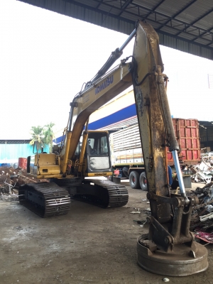 ขายค่ะ Komatsu PC200-6 รถพร้อมใช้งาน  เครื่องปั้มเช็คใหม่  ใบแทรค 80 ช่วงล่างสวย ไฟฟ้าครบ