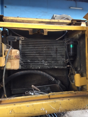 ขายค่ะ Komatsu PC200-6 รถพร้อมใช้งาน  เครื่องปั้มเช็คใหม่  ใบแทรค 80 ช่วงล่างสวย ไฟฟ้าครบ