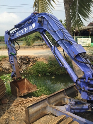 ขายค่ะรถขุดเล็กนำเข้าจากญี่ปุ่น  Mitsubishi  MM35T  แทรคเหล็ก มีใบมีดดัน มีลายหัวกระแทก ใช้งานน้อย 2000 กว่าชม.