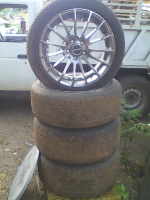 ขายแม็ก18 พร้อมยางขอบ ปี 2012