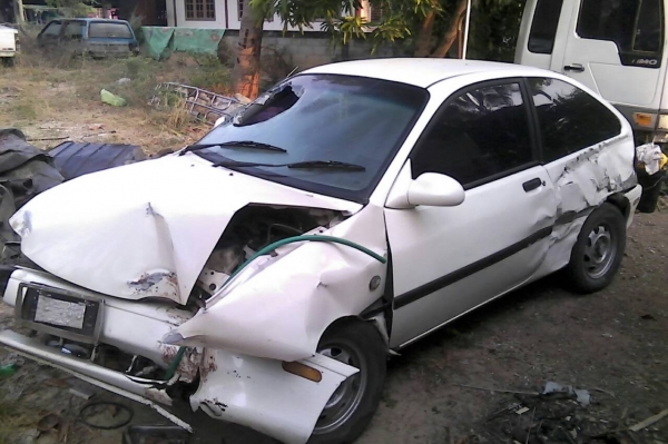 ซาก ford พร้อมทะเบียน เครื่องเพิ่งยก 17,000บาท 0892095791