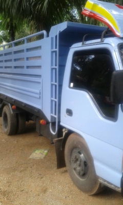 รถอีซูซุ 6 ล้อดั้ม 120 แรงม้า  ปี 40.   ( ฝาดำ )   สนใจติดต่อ  081 - 6079515